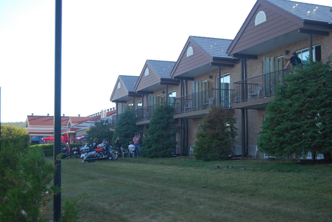 Waterfront Inn New Liskeard Dış mekan fotoğraf